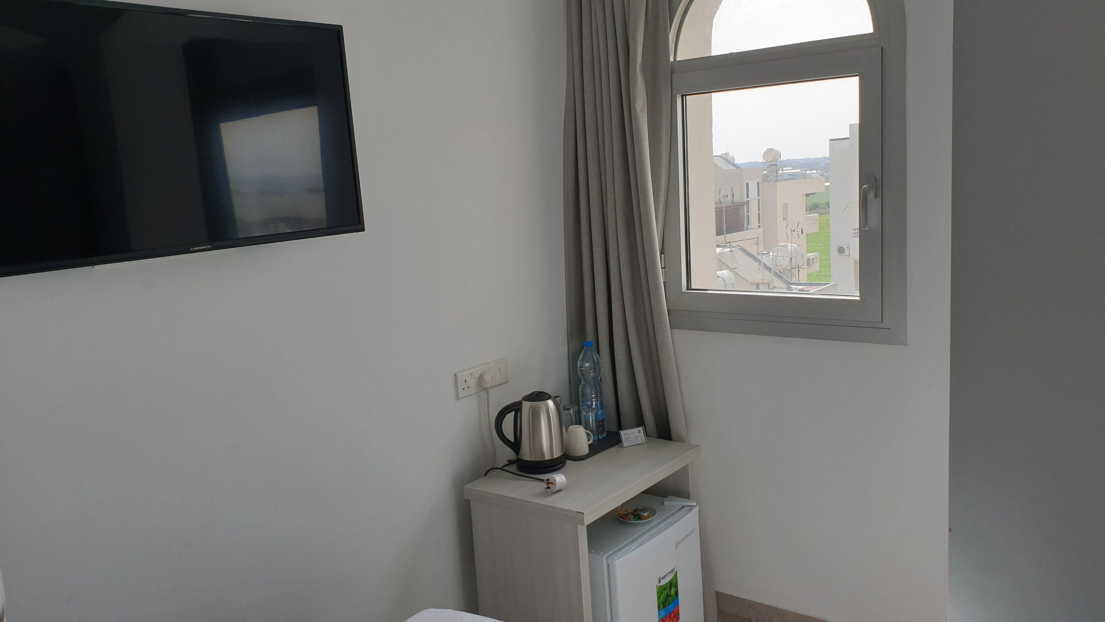 studio suite, 2 bedrooms | 1 bedroom, minibar, in-room safe, desk