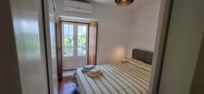 1 bedroom, desk, iron/ironing board, free WiFi - Apartment in the historic center of Lisbon (Wifi, AC) (Lisboa)