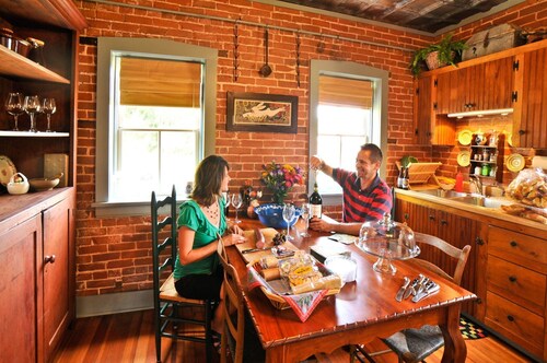 Charming 3 Bedroom 2 Bath Home in Historic Downtown Hermann, Mo.