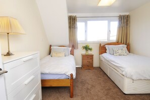 3 bedrooms, desk, iron/ironing board, cots/infant beds