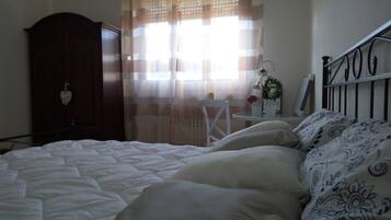1 habitación, wifi y ropa de cama