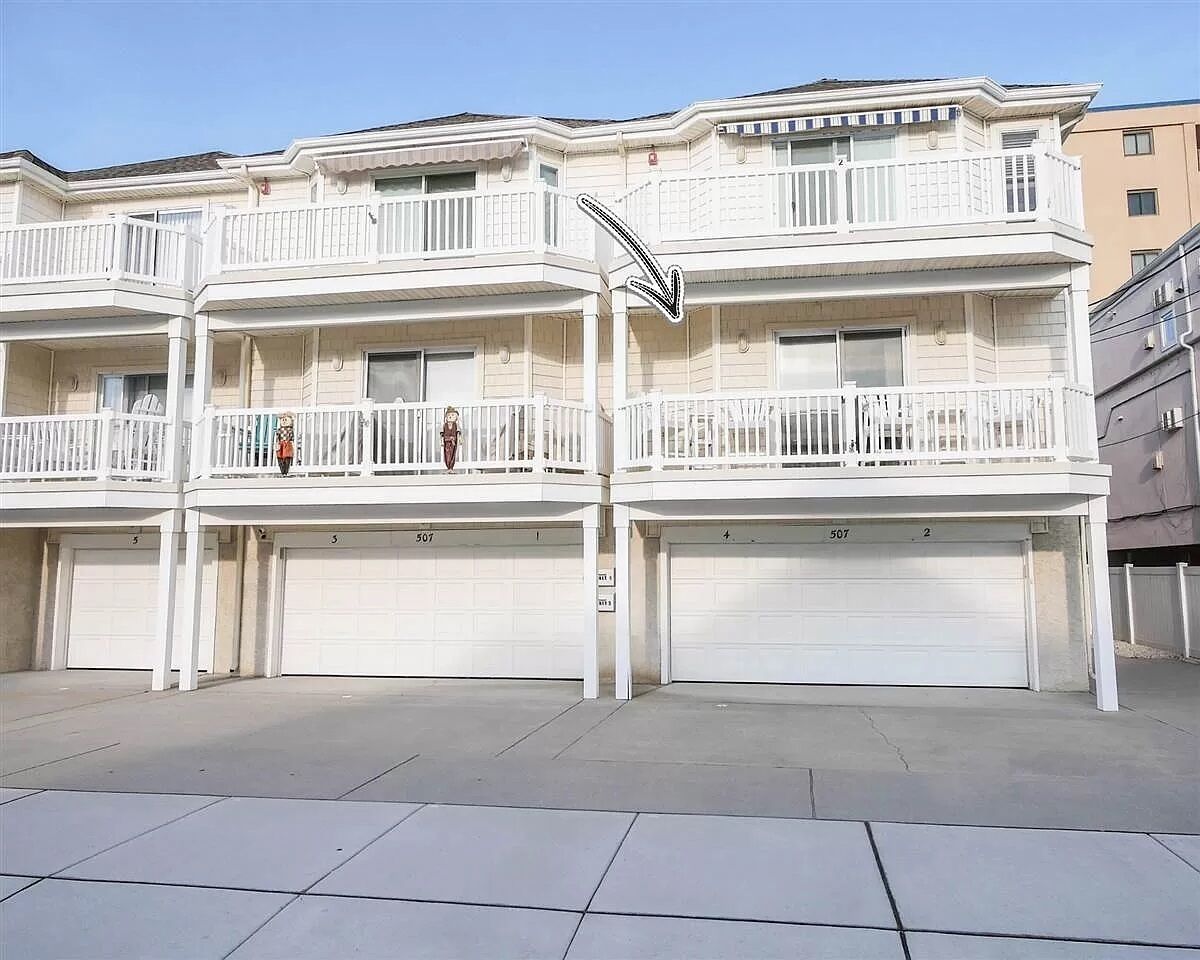 Relaxing Beachblock Condo 3 Beds, 2 Baths, Sleeps 8