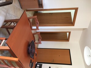 3 Schlafzimmer, Bügeleisen/Bügelbrett, Bettwäsche