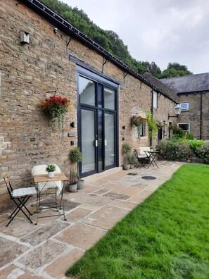 Luxury Cottage, Ensuite, Courtyard View | Exterior