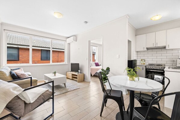 Interior - Domi Rentals - The Carlisle Apartments (Balaclava)