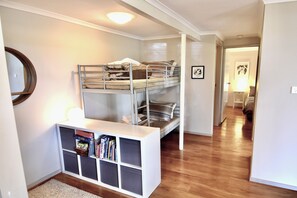 4 bedrooms, desk, iron/ironing board, free WiFi