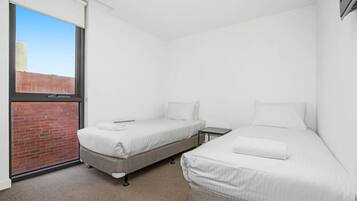 2 bedrooms, desk, iron/ironing board, travel cot