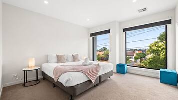 3 bedrooms, desk, iron/ironing board, travel cot