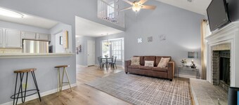 Shabby Chic Suburban Hideaway, near Truist Park!