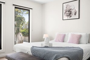 3 bedrooms, desk, iron/ironing board, travel cot