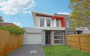 Exterior - Domi Rentals - The Rayhur Residence (Clayton South)