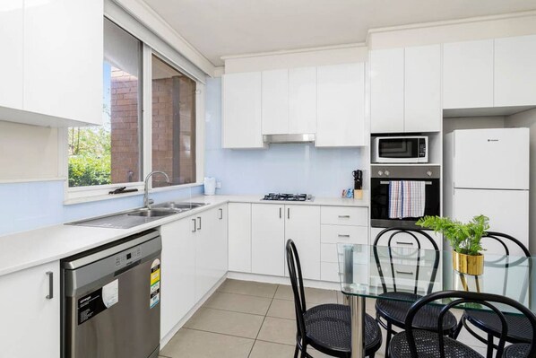 Fridge, microwave, oven, stovetop