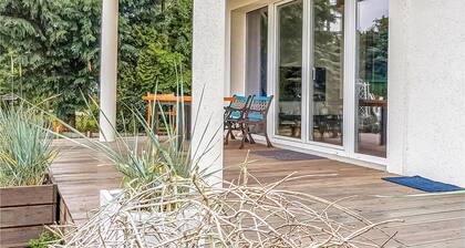 Beautiful home in Nowe Warpno with WiFi