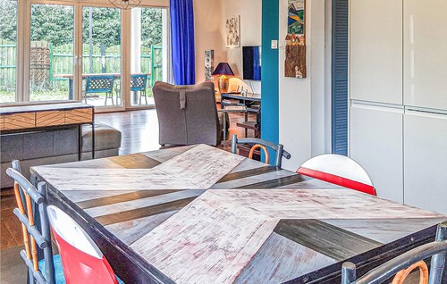 Beautiful home in Nowe Warpno with WiFi