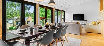 Mercia House - sleeps 8 guests  in 4 bedrooms