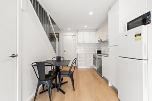 Dining - Domi Rentals - The Carlisle Apartments (Balaclava)