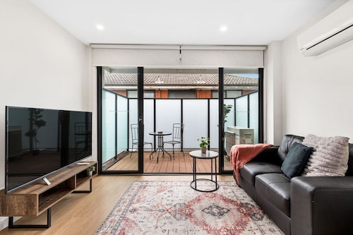 Domi Rentals - The Carlisle Apartments