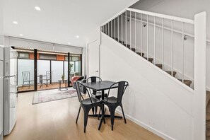 Interior - Domi Rentals - The Carlisle Apartments (Balaclava)