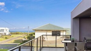 Unclassified image, 2 of 25, button - Luxurious Home Close to The Beach (Surf Beach)
