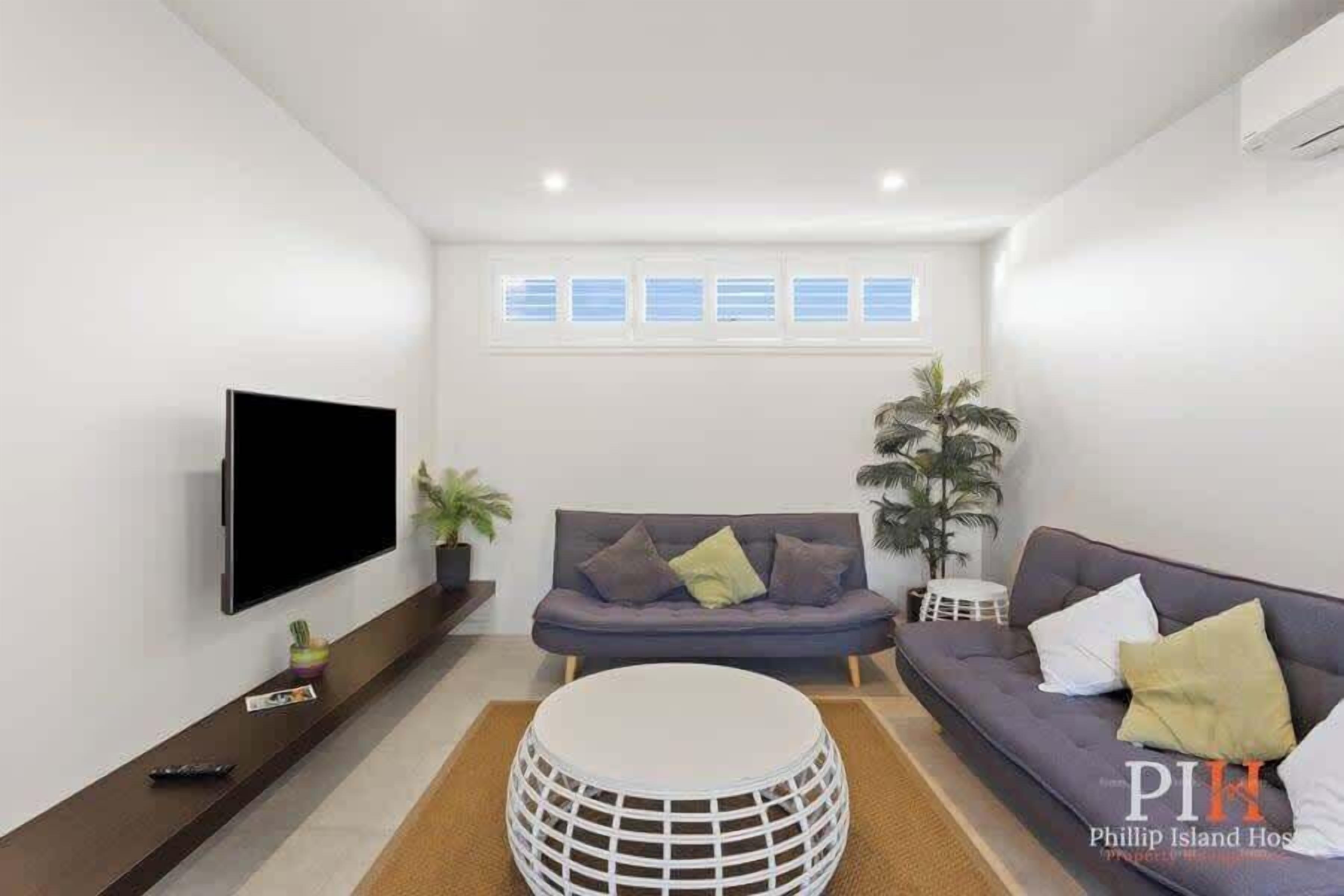 TV, DVD player, offices