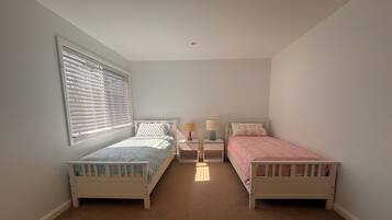 2 makuuhuonetta, silitysrauta/-lauta, Wi-Fi