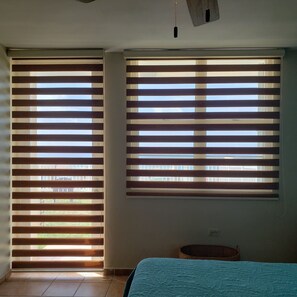 3 bedrooms, iron/ironing board, WiFi, bed sheets - "Vistamar Maunabo" apartment is a home away from home .  Amazing ocean views. (Maunabo)