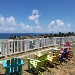 Property grounds - "Vistamar Maunabo" apartment is a home away from home .  Amazing ocean views. (Maunabo)