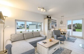 تلفزيون ذكي، مدفأة، ستيريو