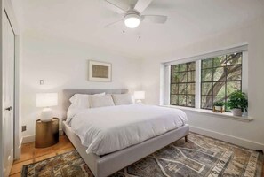 5 bedrooms, iron/ironing board, free WiFi, bed sheets - Family Holiday Retreat - Fire Pit, Pool, Hot Tub (Austin)