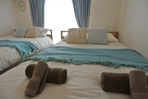 402 | Blackout drapes, iron/ironing board, free WiFi, bed sheets - Daruma apartment (Naha)
