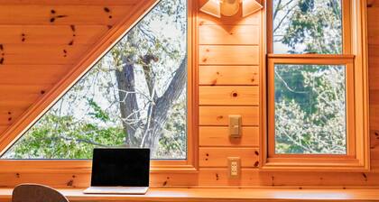 Izu House Luxury Log with Cozy Fireplace