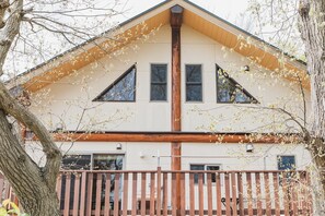 Exterior - Izu House Luxury Log with Cozy Fireplace (Ito)