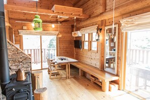 TV, fireplace - Izu House Luxury Log with Cozy Fireplace (Ito)