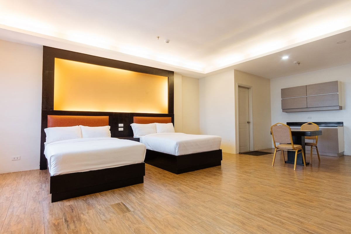 Family Room | 1 bedroom, desk, free WiFi