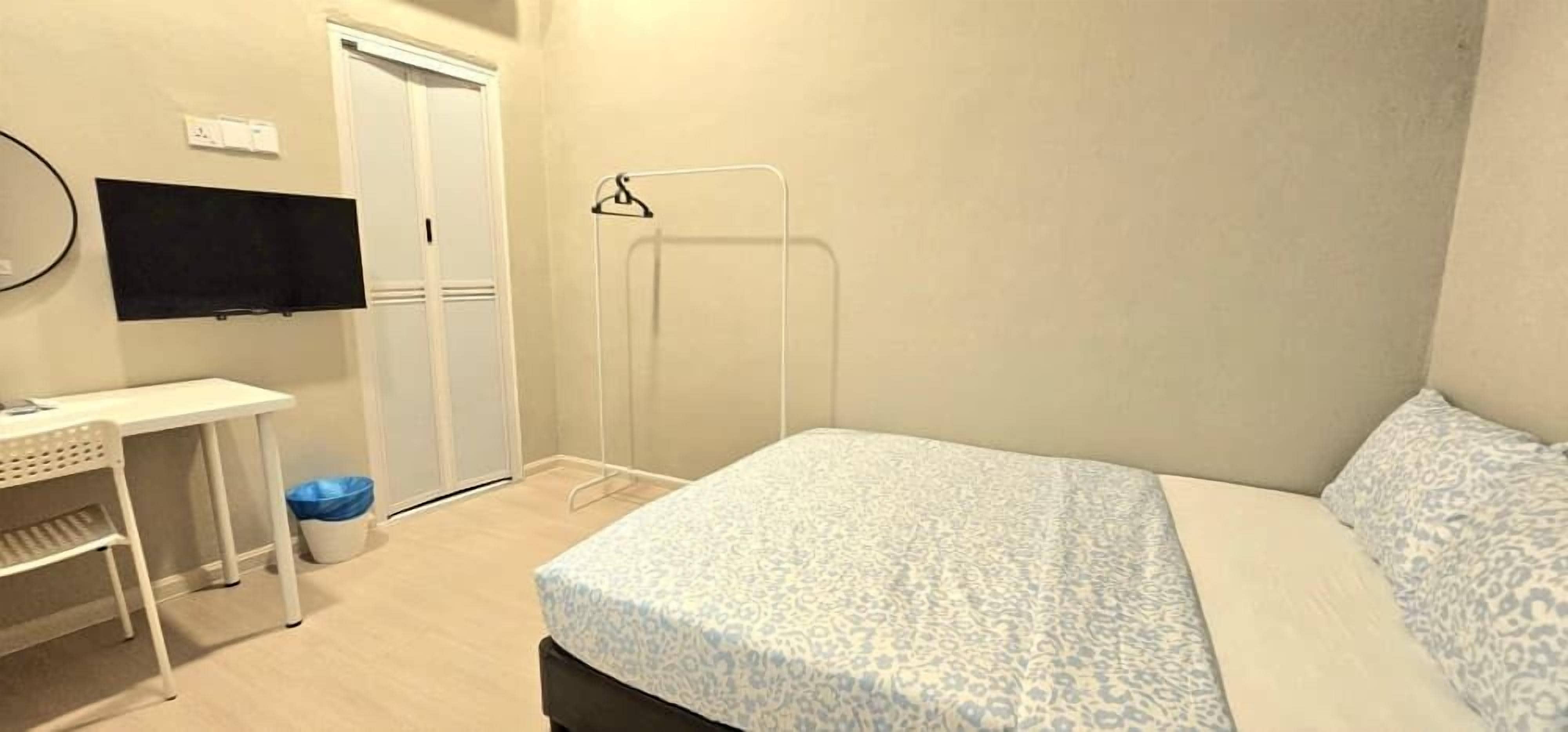 Comfort Double Room, 1 Queen Bed | Desk, bed sheets