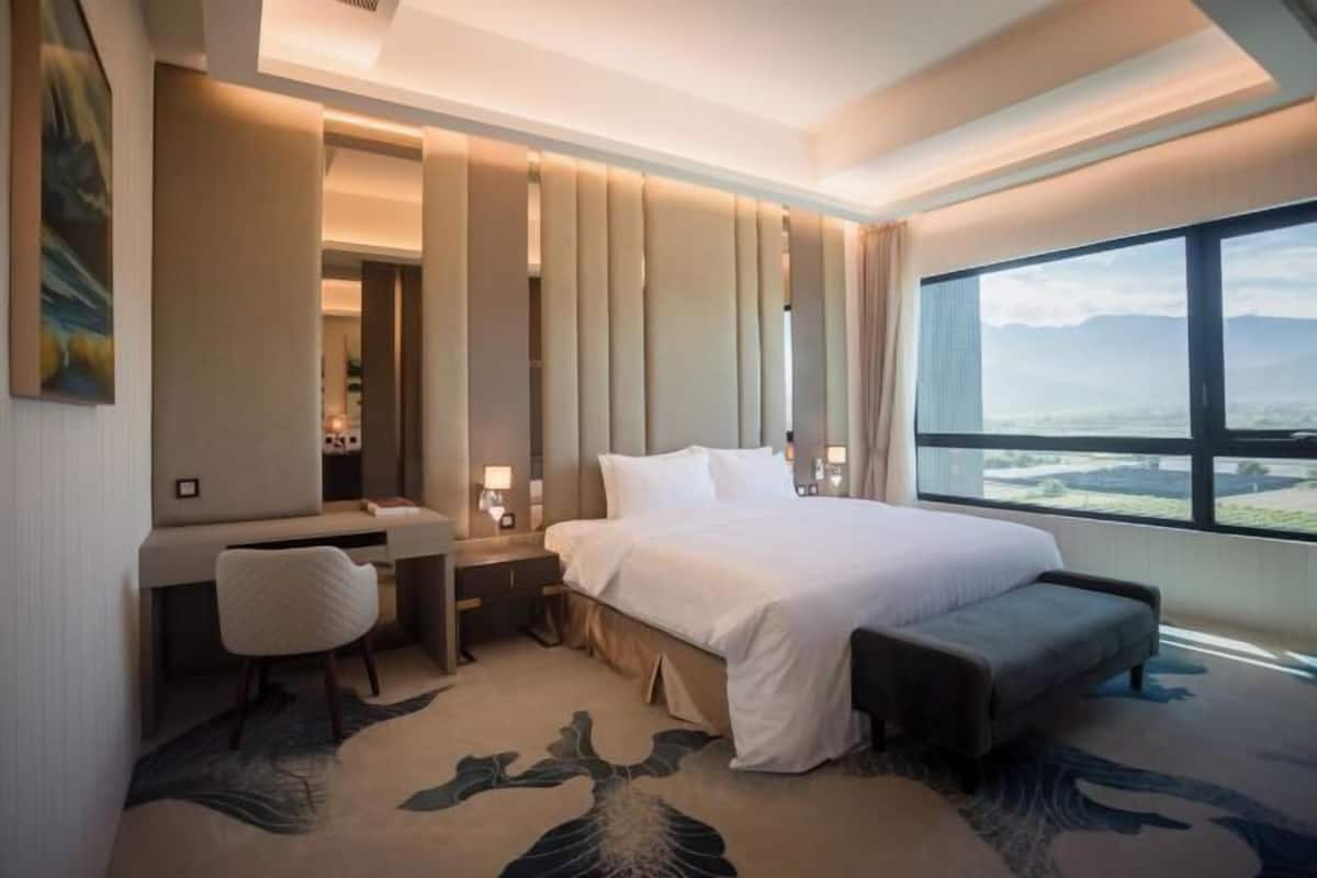 Hochwertige Bettwaren, Daunenbettdecken, Pillowtop-Betten, Minibar
