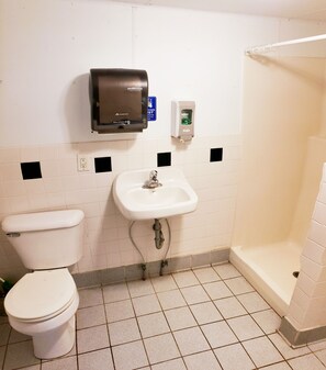 Douche, papier toilette
