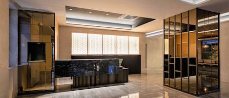 Área de estar no saguão