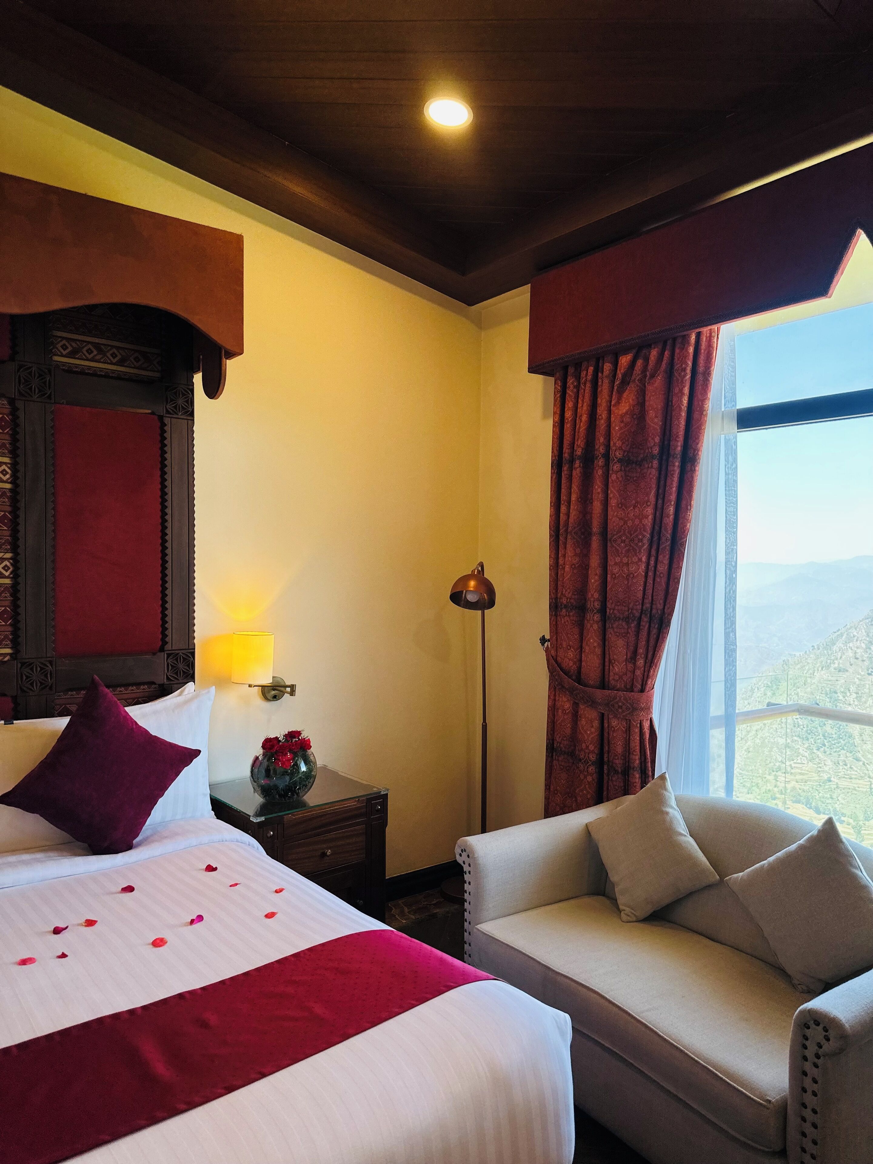 Executive Room, 1 King Bed | Balcony