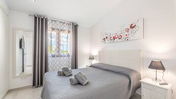 2 sovrum, strykjärn/strykbräda, gratis wi-fi och sängkläder