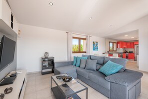 Living area - Holiday Home “El Rafal de Son Alberti” with Mountain View, Air Conditioning and Pool (Buger)