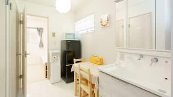 Fridge, microwave