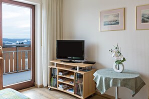 TV, stereo