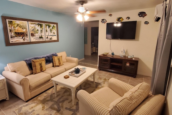 This beautifully decorated one bedroom is on the ground floor.