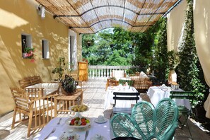 Petit déjeuner buffet compris tous les jours