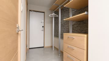 客房 (B) | 办公桌、免费 WiFi、床单