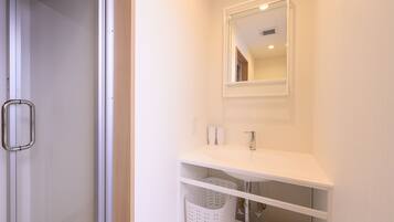 Room A | Bathroom | Free toiletries, hair dryer, slippers, electronic bidet