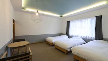 Room 201 | Desk, free WiFi, bed sheets