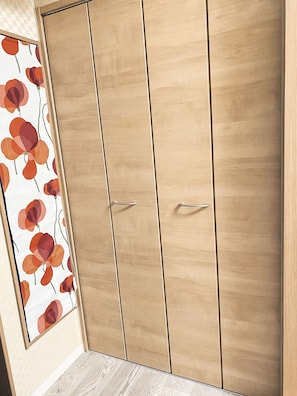 Habitación (OHAYO IKEBUKURO 106) | Guardarropa