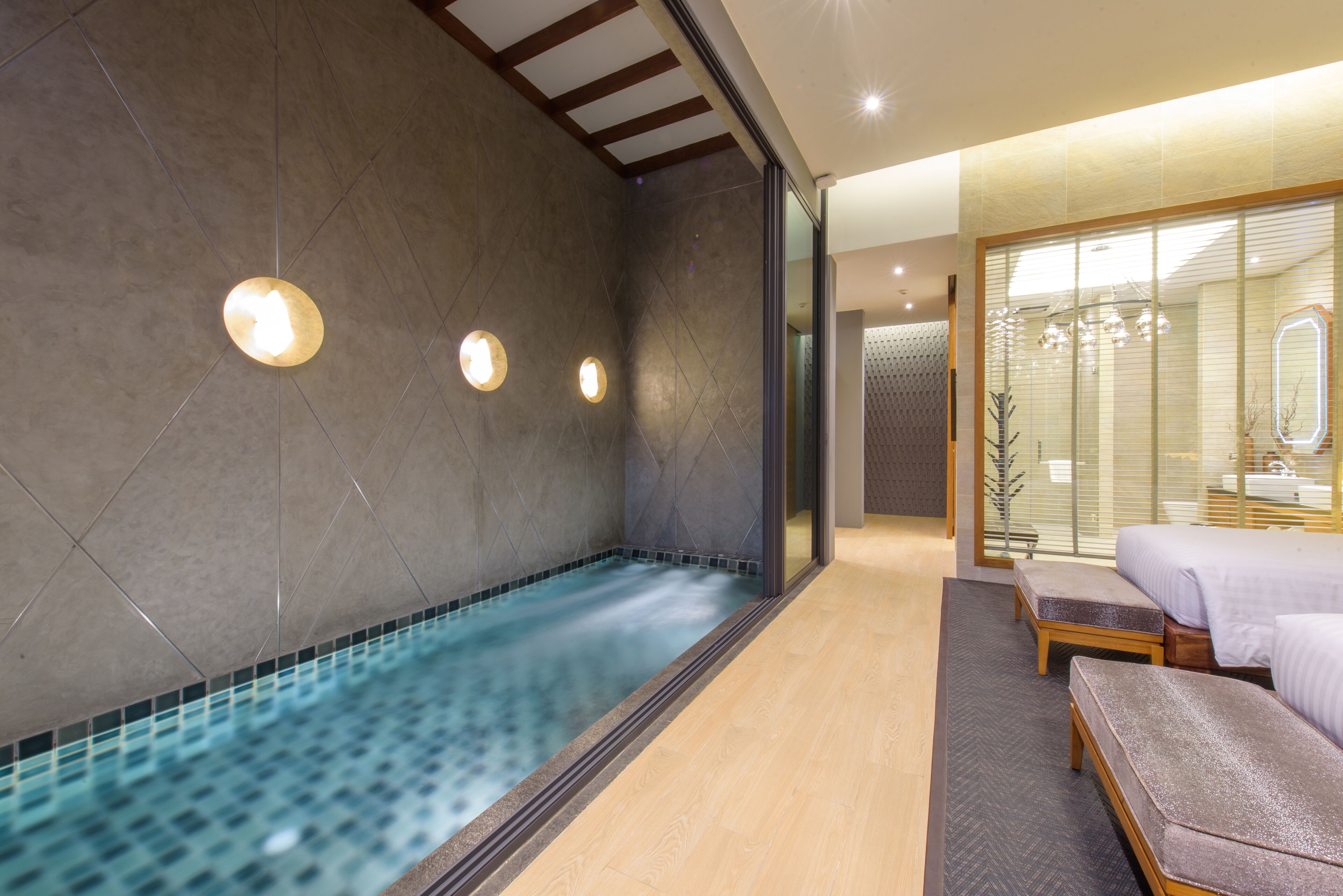 Emerald One-Bedroom Pool Villa | Minibar, in-room safe, desk, laptop workspace